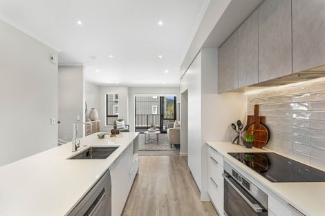 Photo of property in 5/35 Marine Parade, Hobsonville, Auckland, 0616