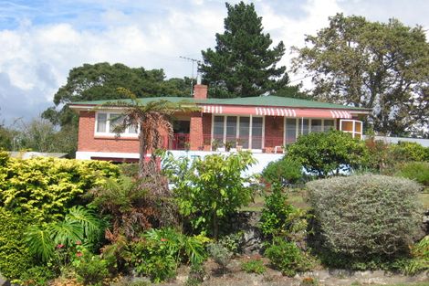 Photo of property in 56 Beaubank Road, Kelston, Auckland, 0602