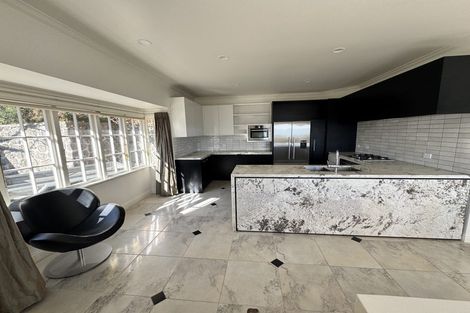 Photo of property in 14 Roslyn Road, Bluff Hill, Napier, 4110