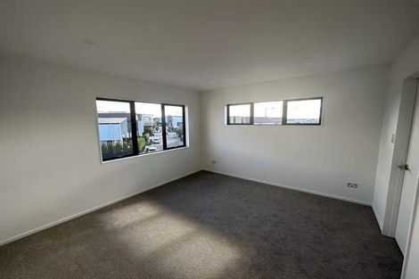 Photo of property in 1 Dotterel Place, Westgate, Auckland, 0614