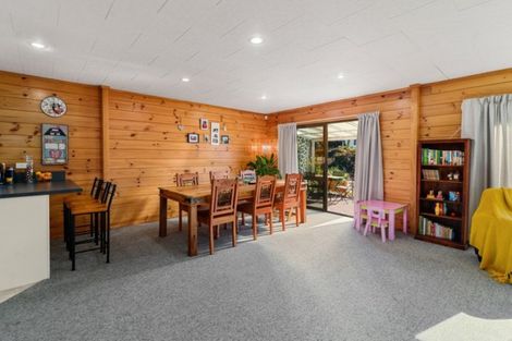 Photo of property in 10 Heaphy Place, Pukehangi, Rotorua, 3015