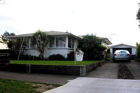 Photo of property in 33 Herbert Avenue, Cloverlea, Palmerston North, 4412