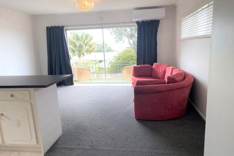 Photo of property in 5 Colin Wild Place, Glenfield, Auckland, 0629