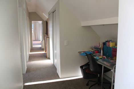 Photo of property in 5 Awa Road, Miramar, Wellington, 6022