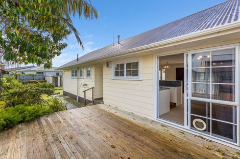 Photo of property in 11 Konini Place, Hawera, 4610