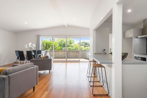 Photo of property in 201 Pakuranga Road, Pakuranga, Auckland, 2010