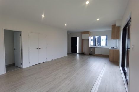 Photo of property in 10 Crestview Rise, Papakura, 2110