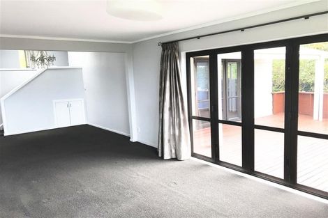 Photo of property in 953 East Coast Road, Torbay, Auckland, 0630