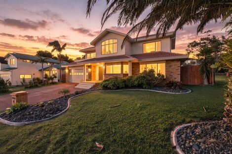 Photo of property in 6 San Ambrosio Rise, Henderson, Auckland, 0612