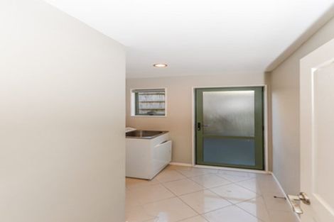 Photo of property in 76 Medallion Drive, Oteha, Auckland, 0632