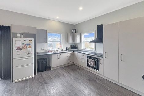 Photo of property in 68 Allardice Street, Dannevirke, 4930
