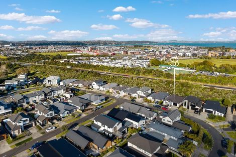 Photo of property in 33 Makete Crescent, Hobsonville, Auckland, 0618