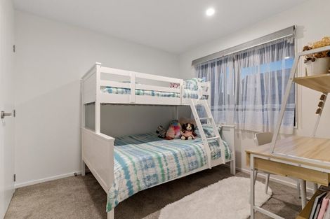 Photo of property in 6 Kari Lane, Kumeu, 0810
