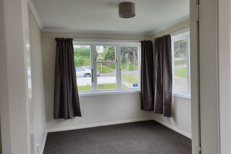 Photo of property in 8 Hampton Hill Road, Tawa, Wellington, 5028