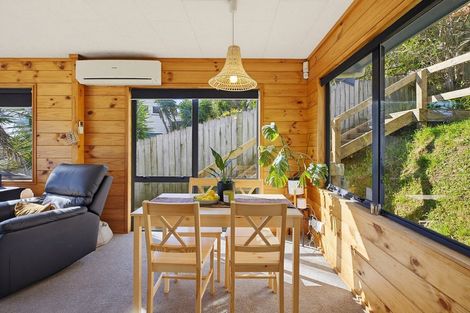 Photo of property in 32 Northumberland Street, Cannons Creek, Porirua, 5024