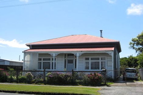 Photo of property in 33 Cobden Street, Westport, 7825