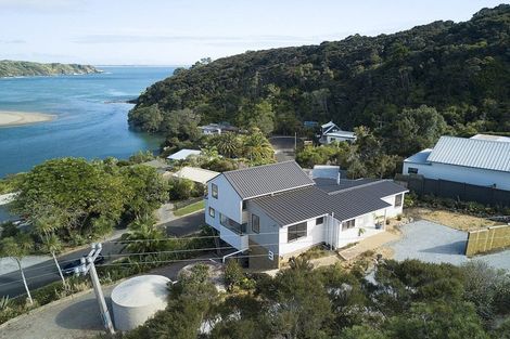 Photo of property in 5 Bush Point Road, Cable Bay, 0420