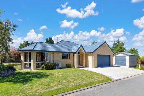 Photo of property in 2 Hillview Place, Amberley, 7410