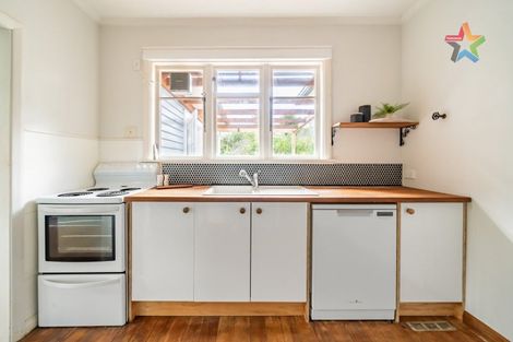 Photo of property in 7 Tawhai Street, Stokes Valley, Lower Hutt, 5019