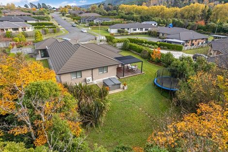 Photo of property in 17 Opal Avenue, Timberlea, Upper Hutt, 5018