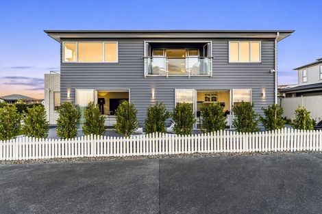 Photo of property in 33 Te Oneroa Way, Long Bay, Auckland, 0630