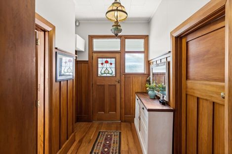 Photo of property in 21 Cameron Road, Bluff Hill, Napier, 4110