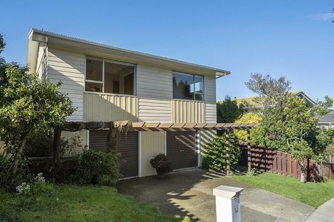 Photo of property in 20 Turriff Crescent, Tawa, Wellington, 5028