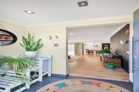 Photo of property in 85 Buscomb Avenue, Henderson, Auckland, 0610