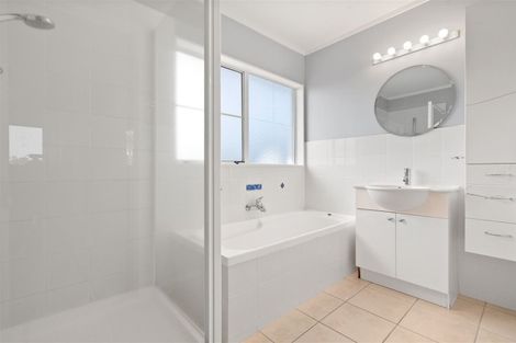 Photo of property in 7 Rarahu Place, The Gardens, Auckland, 2105