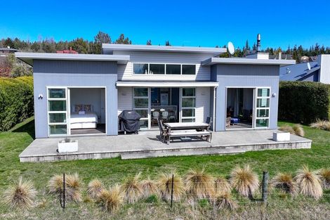 Photo of property in 8 Dwyer Place, Lake Tekapo, 7999
