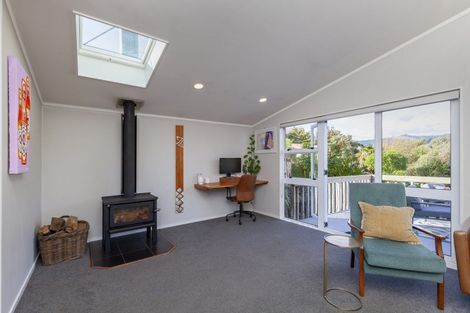Photo of property in 80 Renown Road, Raumati South, Paraparaumu, 5032