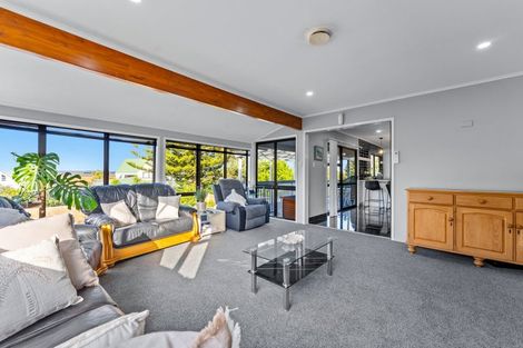 Photo of property in 34 Spinnaker Drive, Te Atatu Peninsula, Auckland, 0610