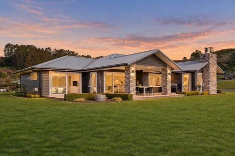Photo of property in 7 Lochinvar Lane, Acacia Bay, Taupo, 3385