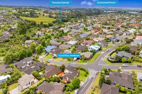 Photo of property in 1 Luna Place, Henderson, Auckland, 0612