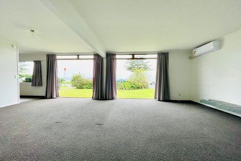 Photo of property in 24 The Esplanade, Eastern Beach, Auckland, 2012