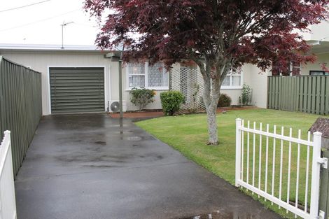 Photo of property in 6 King Edward Avenue, Papakura, 2110