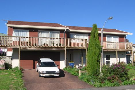 Photo of property in 10 Harbour Lights Close, West Harbour, Auckland, 0618