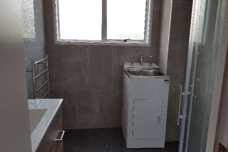 Photo of property in 1 Glenbervie Crescent, Massey, Auckland, 0614