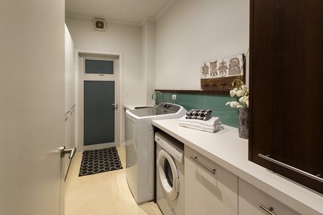 Photo of property in 42 Manor Park, Sunnyhills, Auckland, 2010