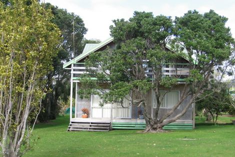 Photo of property in 18 Harsant Avenue, Hahei, Whitianga, 3591