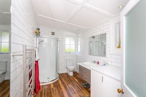 Photo of property in 18 Bracken Street, New Plymouth, 4310