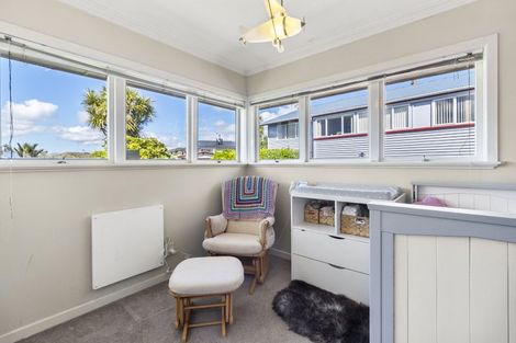 Photo of property in 12 Fairlea Road, Te Atatu South, Auckland, 0610