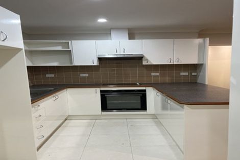 Photo of property in 2/54 Ray Small Drive, Pahurehure, Papakura, 2113