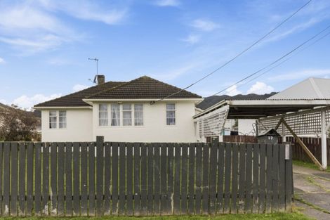 Photo of property in 17 Strand Crescent, Naenae, Lower Hutt, 5011