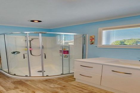 Photo of property in 51 Celia Street, Stratford, 4332