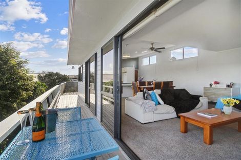 Photo of property in 4 Channel View Road, Clarks Beach, Pukekohe, 2679