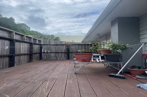 Photo of property in 72 Kenmore Street, Newlands, Wellington, 6037