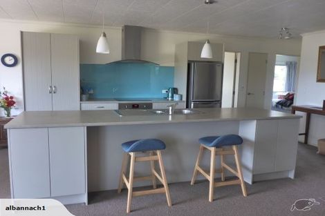 Photo of property in 9 Sand Dune Grove, Waikawa Beach, Levin, 5573