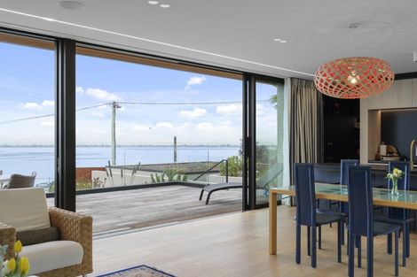 Photo of property in 32 Mount Pleasant Road, Mount Pleasant, Christchurch, 8081