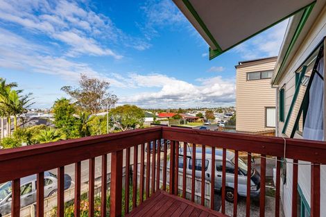 Photo of property in 40 Bruce Road, Glenfield, Auckland, 0629